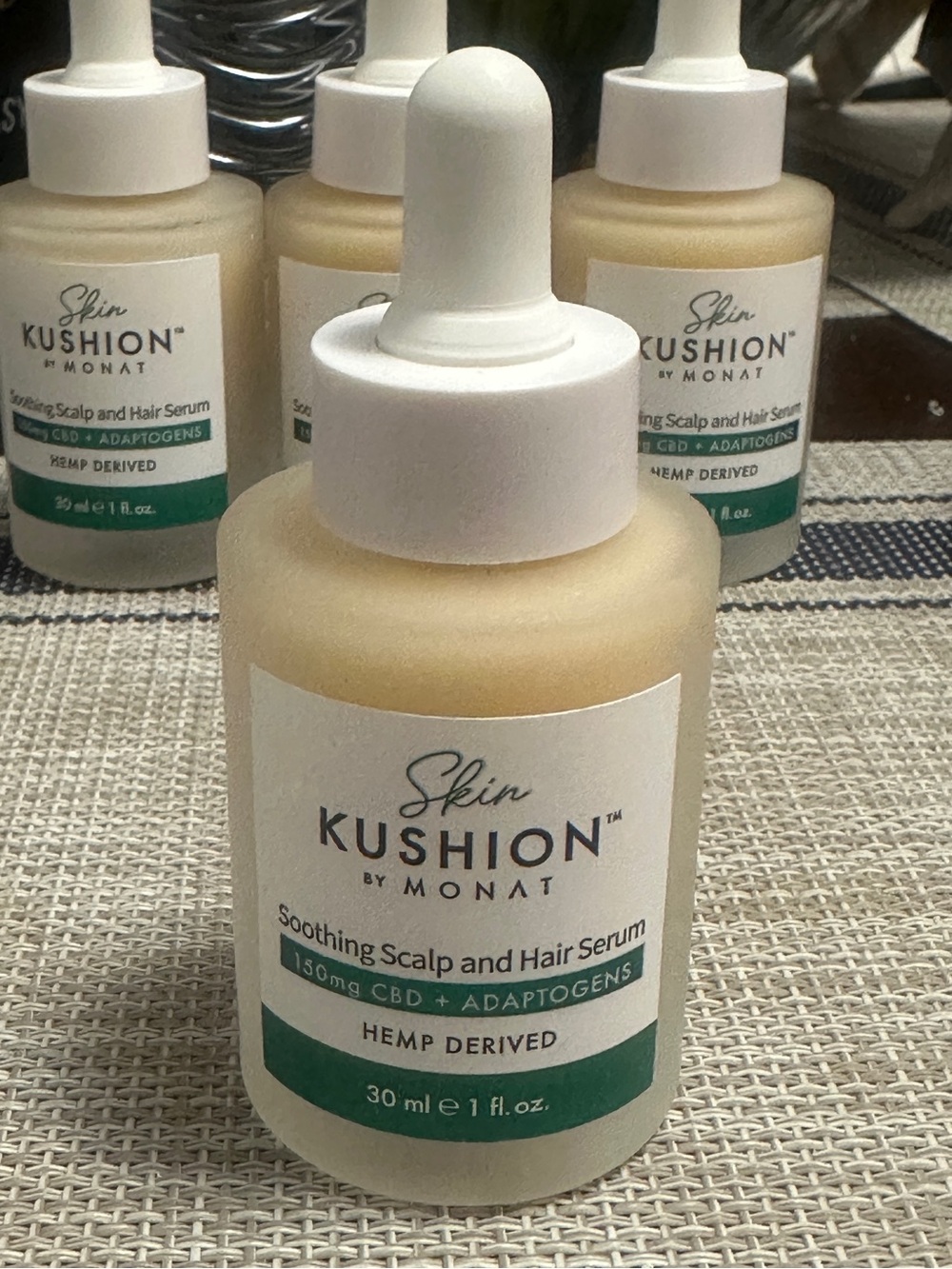 Skin Kushion by MONAT Soothing Scalp and Hair Serum